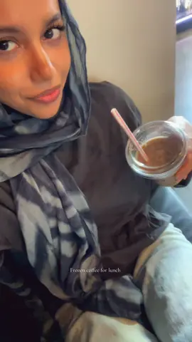 When the food from the vending machine was more expensive than my coffee 😭 #hijabi 
