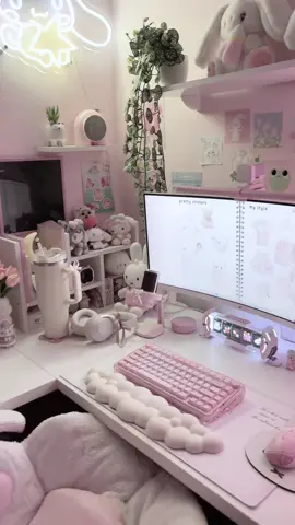 A diferença sem o filtro é gritante 😅  #setup #kawaiisetup #setuprosa #desksetup 