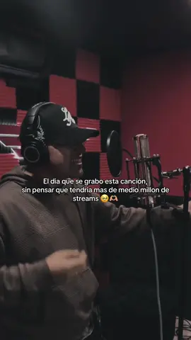 Gracias de verdad por todo el amor a esta canción 🥹🫶🏼❤️ #netobecerra #mereces #musicamexicana #banda #amorpropio 