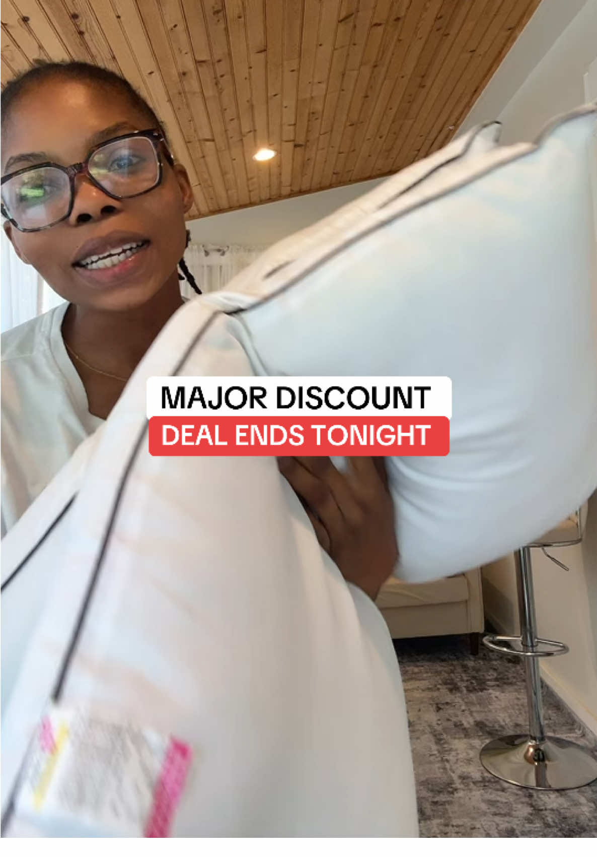 Grab this deal #tiktokshopcreatorspicks #homedecor #fyp #hotelpillows 