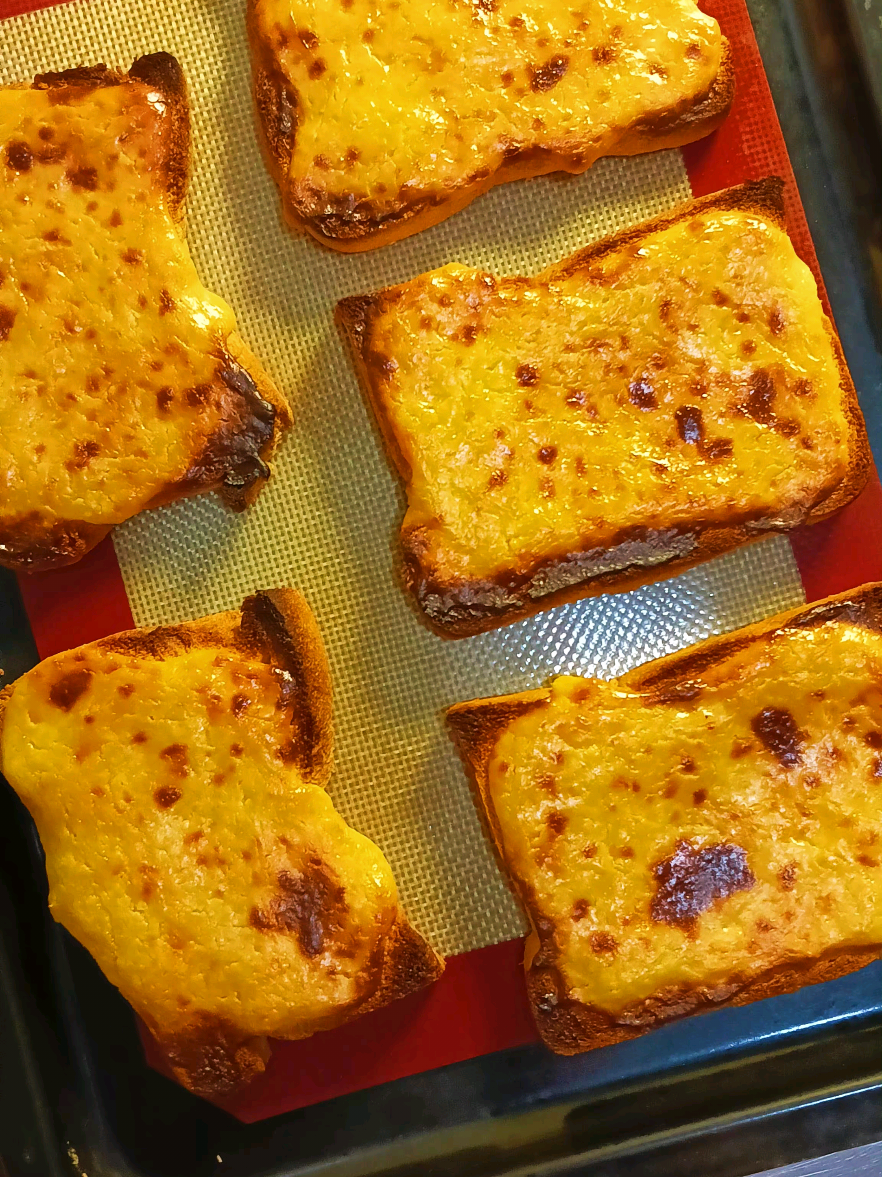 Charred cravings hit different.  Basque toast, pang-relapse edition. 🤎 Burnt basque toast ! 1 cup all purpose cream  3/8 cup sugar 2 yolk 3 slice cheese  2 tbsp cornstarch  Mix all together cook till it thickens  Remove from heat Now add the 2 tbsp butter  Spread on your bread Air fry for 10mins #toast #cravingsatisfied  #burntbasquetoast  #panlasanglolabakes 