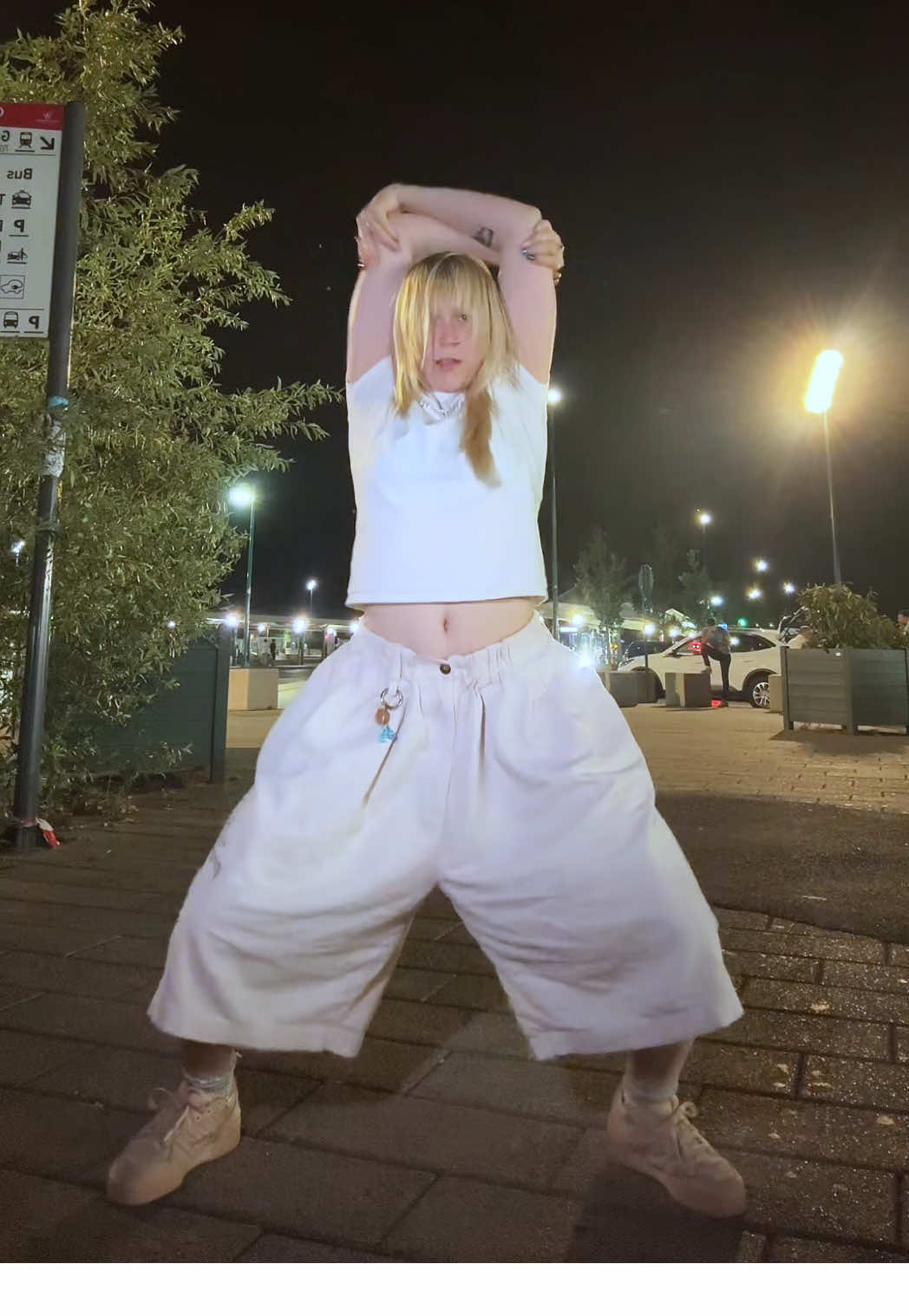 @Gap @Robbie Blue @KATSEYE i need #gap jeans now 