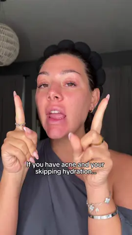 if your an acne prone girl and your skipping hydration… You will break out MORE. This tip has literally changed my life and im gonna change yours.. your welcome girls hehe 💅🏼@Beauty of Joseon  #milktoner #ricetoner #izzystipsytuesdays  #beautyofjoseon #acneproneskin 