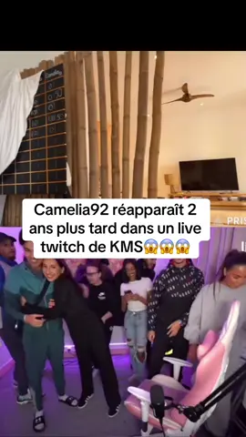 Enfin de retour ça sent bon tout ça🥳🥳😂😂😂😂 #live #twitch #kmsenkangoo #camelia92 #retour #ex #couple #4iiuuyy 