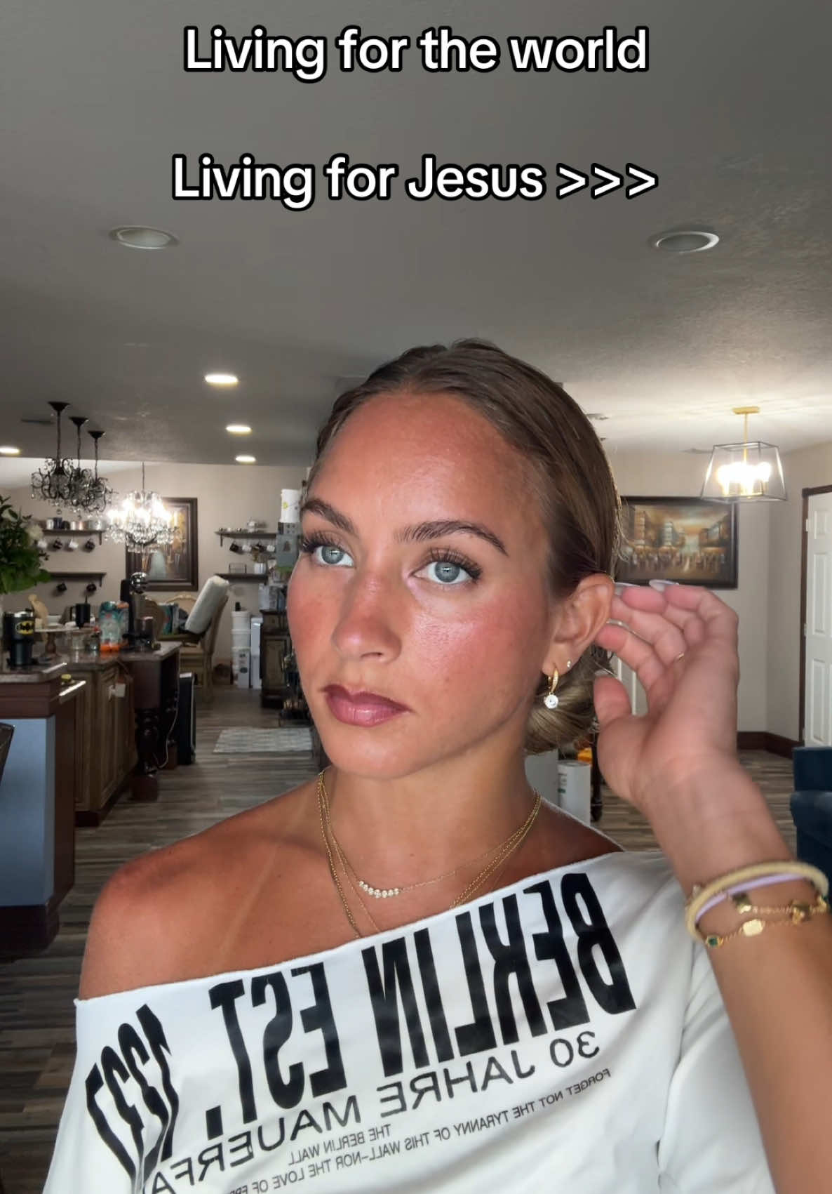 This world will leave you high and dry and feeling absolutely empty…. But Jesus always fills the hearts of the troubled and sweetens the soul like honey 🍯🙏🏽✨