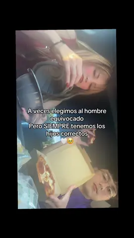 Lo volvería hacer, martes pizza a 2$ #momtiktok #mamasboy #foryoupage #pizzahut #alitas 