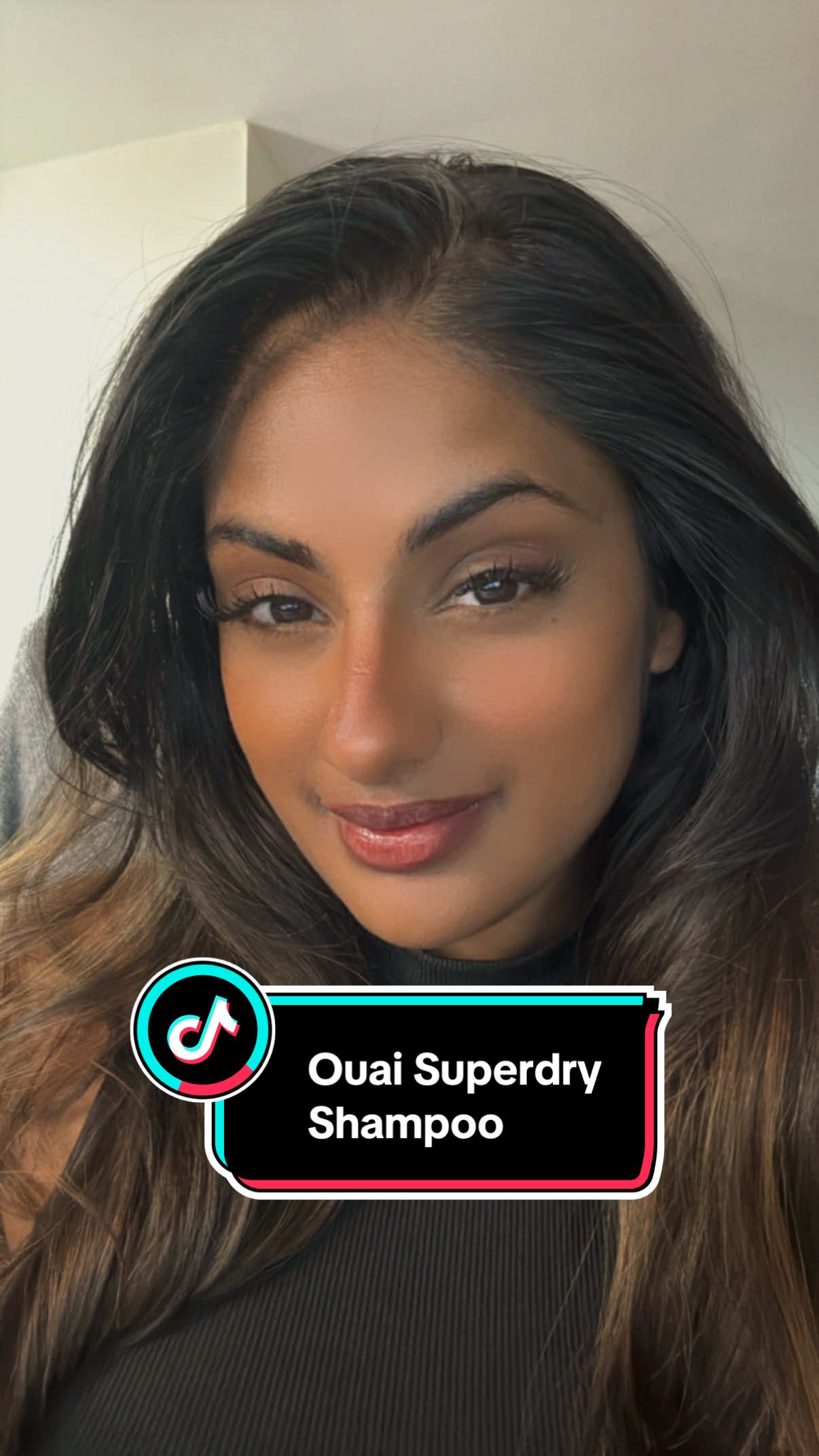 Testing out Ouai Super Dry Shampoo. It feels refreshing, my hair is less greasy. And it smells divine. Really great for the dark hair girlies.  @THE OUAI  #gymgirl #gymhairstyle #haircare 