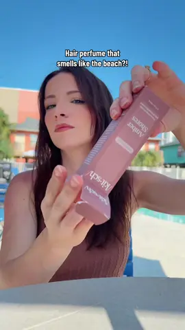 If you want a good scent bubble, ya need to get some hair perfume girl! This smells like golden hour by the beach! 👏 @Kitsch #kitsch #kitschhairperfume #hairperfume #hairmist #tropicalperfume 