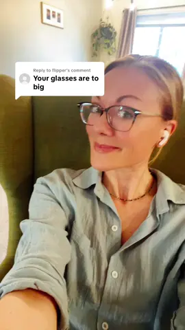 Replying to @flipper  I like ‘em big 🤓😘 #nerdyglasses #4eyes #glassesgirl #lovemyglasses #fyp 