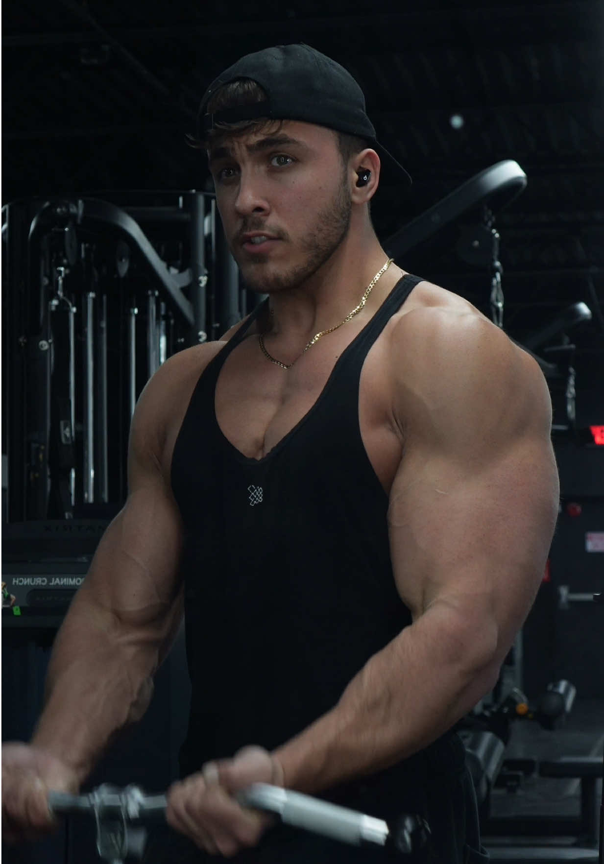 Watch how I hit biceps to grow them #biceps #workout #GymTok #Fitness #fyp 