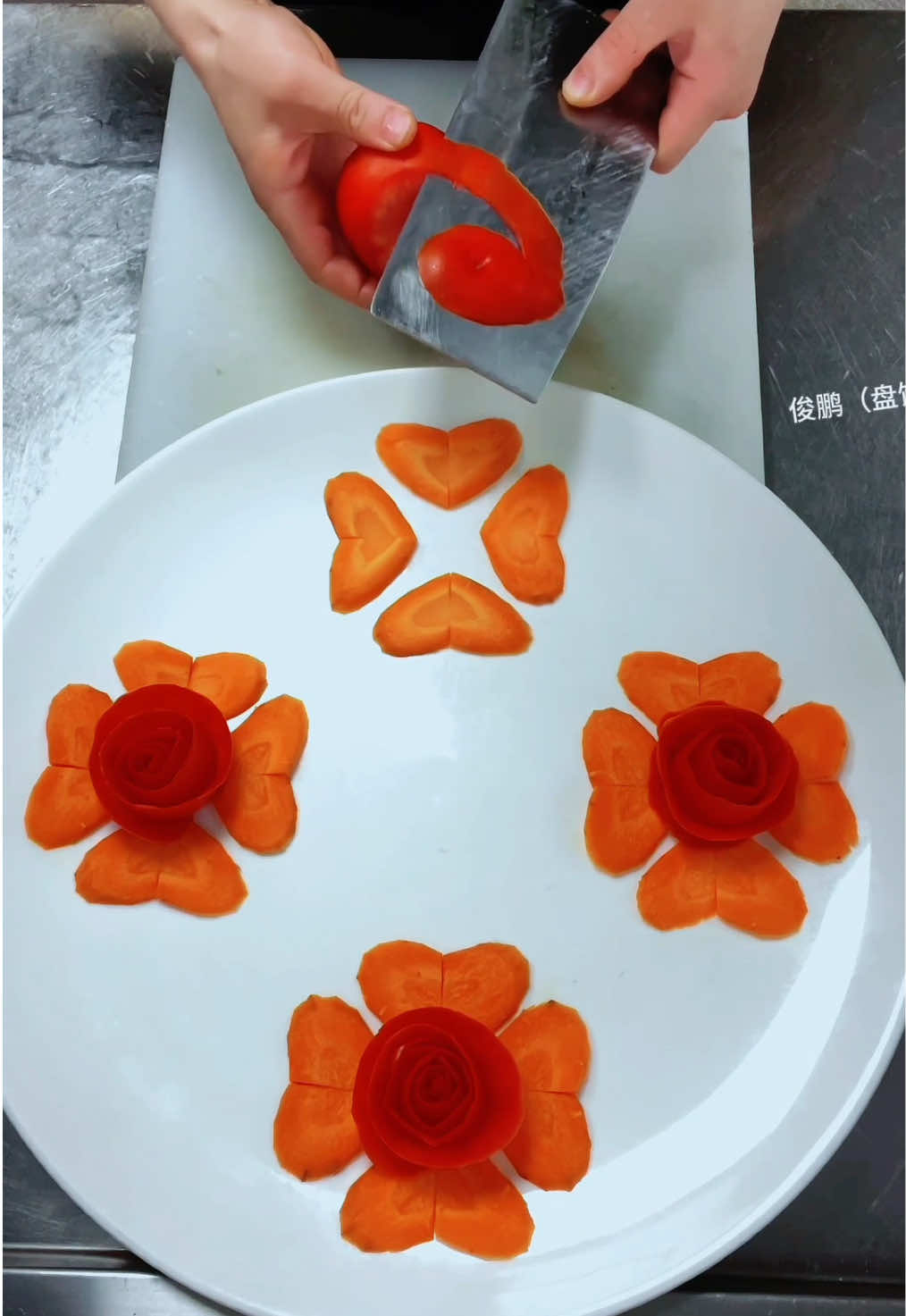 一看就会的盘饰花！简单漂亮！ #果蔬创意 #创意摆盘 #摆盘技巧