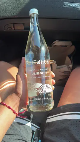 La agua mas cara que e comprado😂 #theguyy #fyp #parati #erewhon 