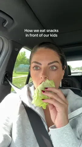 Parent hack!!! How to eat snacks in front of your kids!  ##momlife##momhack##MomsofTikTok##parentinghumor##torontofamily##momblogger##funnytiktok @OREO 