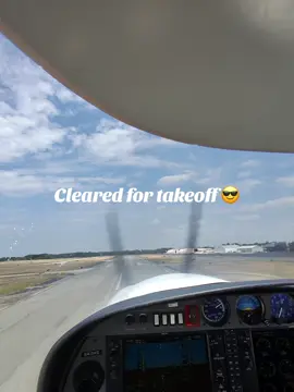 Cloud surfing 😁#dayinlife #part141 #studentpilot #futureairlinepilot 