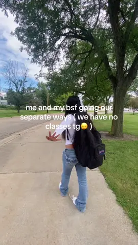 i js noticed her shoes were untied😭 #school #paratiiiiiiiiiiiiiiiiiiiiiiiiiiiiiii #viral #dontletthisflop #BestFriends 