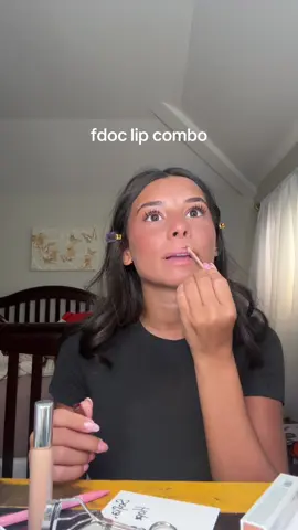 me & my @MakeUpForEverUSA versatile chestnut 🤞  @rhode skin 🍋 🍋🍋