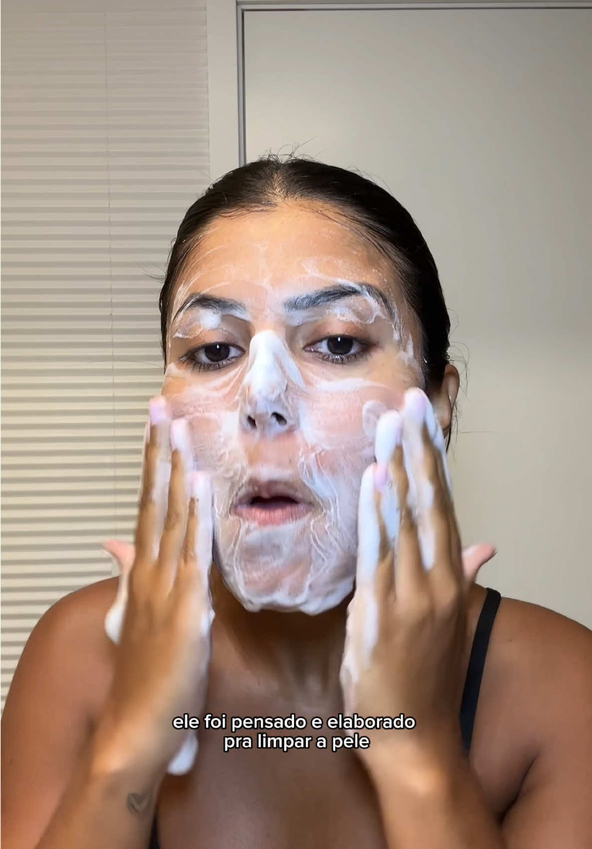Eu não lavo o meu rosto com sabonete facial pq minha pele é sensibilizada a seca… até que eu conheci o produto perfeito pra ela e TUDO mudou! Dermotivin soft é o meu novo queridinho <3  @Dermotivin #D#Dermotivin#E#ExpertiseIdealEspumaDermotivin 
