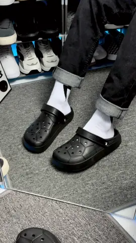 Rekomendasi sendal slop keren dari brand Mackers #sendalslop #sendalcowok #sendal #sendalbaim #sendalcrocs 