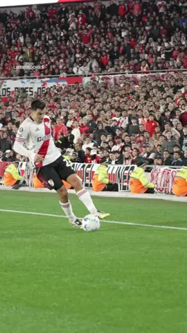 🎩🪄 Marcos Acuña representa la esencia de @River Plate  🏆 CONMEBOL #Libertadores | #GloriaEterna