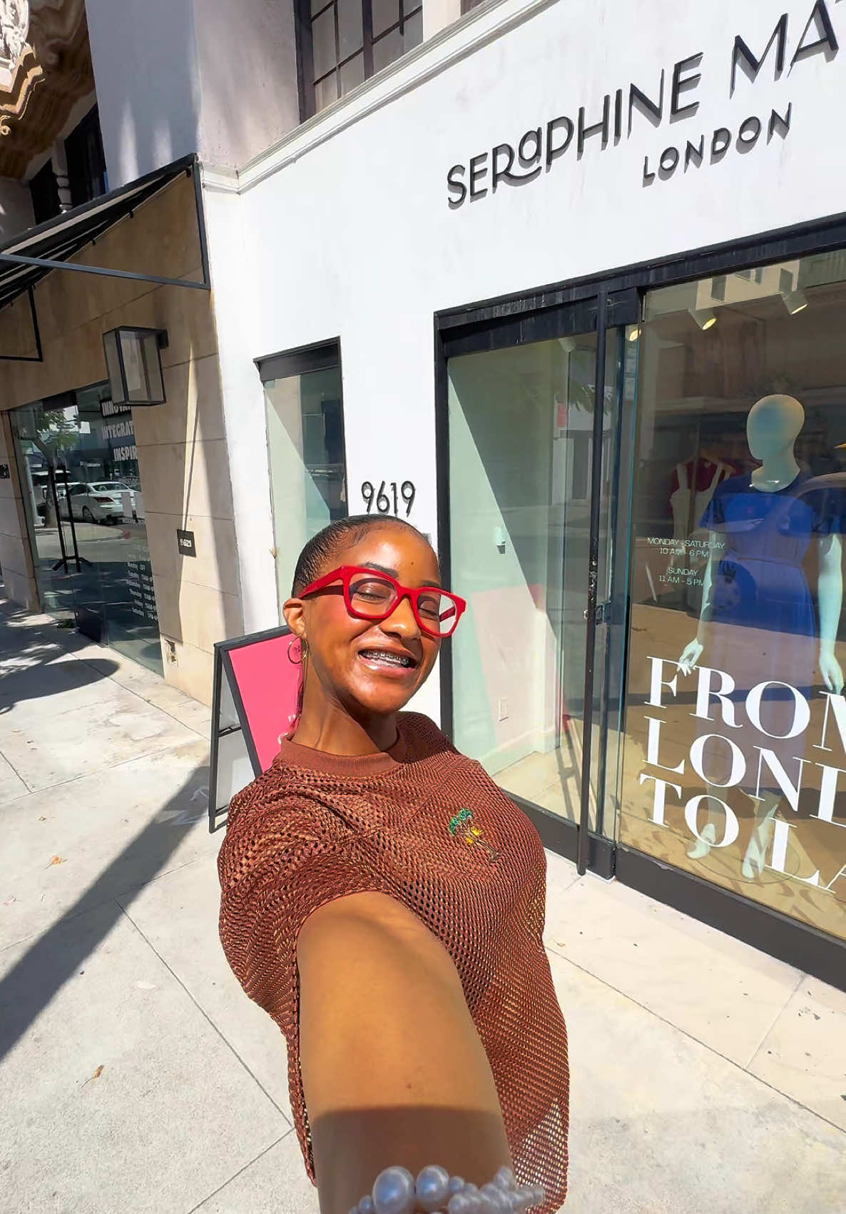 Our first maternity shopping experience 🥹 #goosbytwins #goosbytwinssomethingnewfortwo #nextstopgoosbytwins #tableforgoosbytwins #pregnancy 