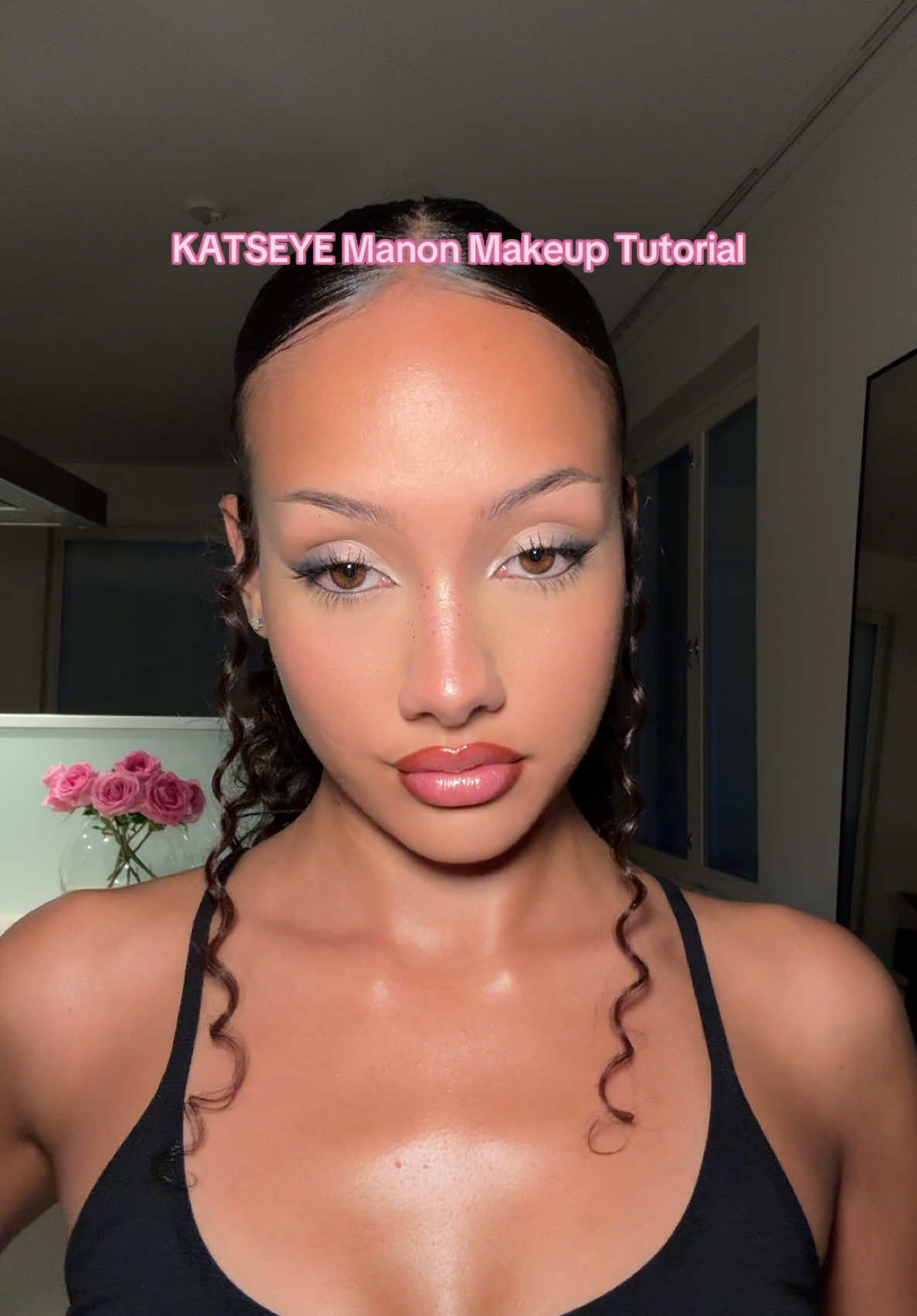 KATSEYE Manon Makeup Tutorial @KATSEYE x @Gap collaboration ate!  Products: @Too Faced - Born This Way Concealer in Golden Beige @Catrice Cosmetics - All Matt Plus Powder in 001 @YSL Beauty - All Hours Bronzer in 03 @lavera Naturkosmetik - Glorious Mineral Eyeshadow Palette in 02 @maccosmetics - Pigment in Vanilla Mac Cosmetics - Fix+ Magic Radiance Catrice - Calligraph Pro Mattliner in 010 @essence.cosmetics - Long Lasting Eye Pencil in 01 @Armani beauty - Vertigo Lift Mascara in 1 @W7Makeup - Lash Cluster @Vult - Eyebrow Pencil in cor1 @Benefit Cosmetics - 24hr Brow Setter @Smashbox Cosmetics - Photo Finish Primerizer+ hydrating primer YSL Beauty - All Hours Foundation in DN3 @Maybelline NY - Fit Me +Matte Poreless Foundation in 220 @KICKS SUOMI - BeautyAct Contour Stick in Chestnut Smashbox / @beccacosmetics - Higlighter in C Pop @Lancôme - Idôle Liner in 02 Mac Cosmetics - Glow Play Blush in Cheer Up Lips: Mac Cosmetics - Lipglazer Glossy Liner in Marrakesh @NYXCosmeticsNordics - Lip Liner in Cold Brew Mac Cosmetics - Lipglass Blow in Ginger Zinger Lipglass Air in Frosting + Pigment in Vanilla Somali Girl Makeup,  Kpop Makeup #KATSEYE_Manon #KATSEYE #somalitiktok #somaligirl #blackgirlmakeup 