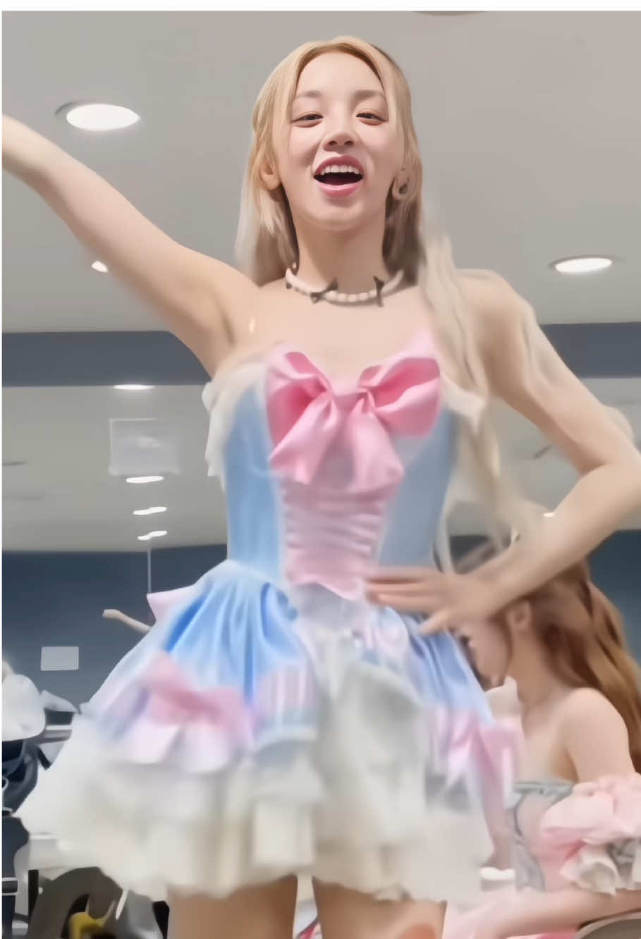 #YUQI :: LIBERANDO UMA CAM A PEDIDO !!😝🤍 @𓈒𐔌ׁ ⨳ 𝓜𐐼̫ᩚᩚᠻ౿̫ 🐶 !¡ /#fancam #idle #kpopfan #moots 
