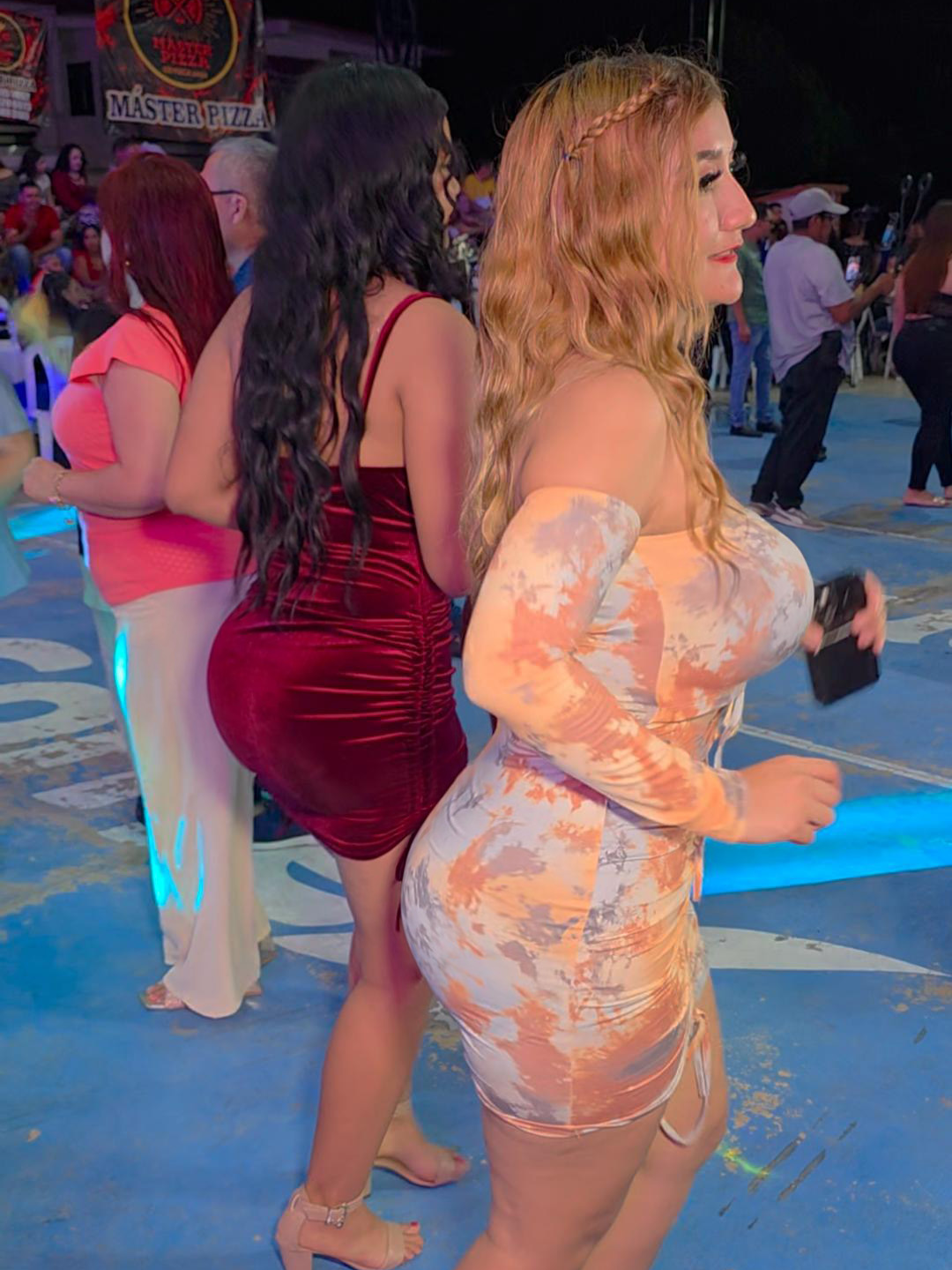 Shaparrita Almazan y su hermana brillando una vez mas en la pista 💃 #baile #CoyucadeCatalan #Bernifest2025 #TierraCaliente