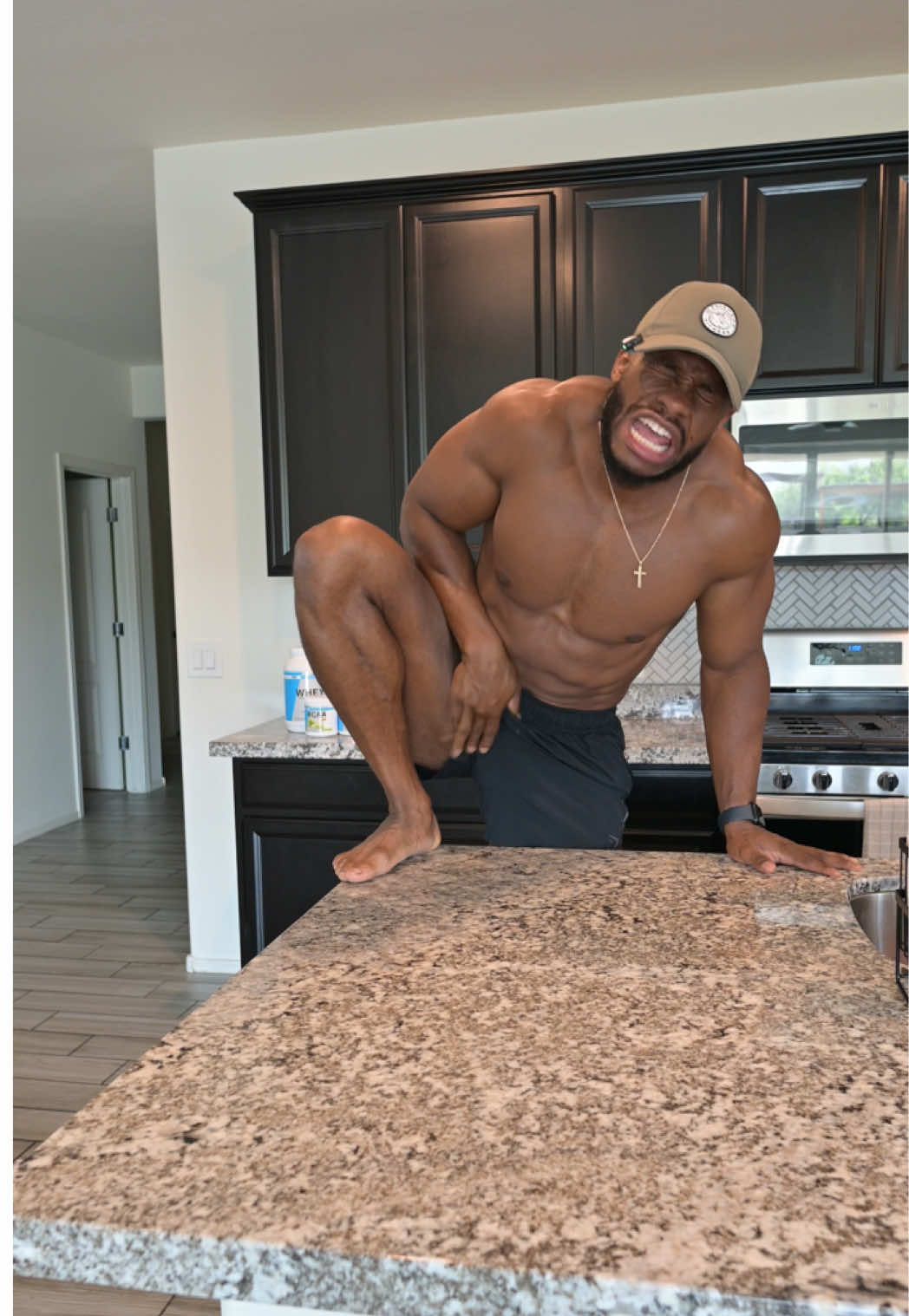 I’m still trying to figure out what motivated her to do this, but then me to try it🤦🏾‍♂️ Enjoy Dooties POV😂 #mobilityexercises #mobilitychallenge #mobility #challenge #flexibility 