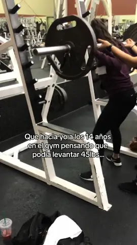 Claramente squats nunca a sido mi fuerte jajaja😅  #gimnasio🐰 #backsquat #gym #tranformation #gymmotivation 