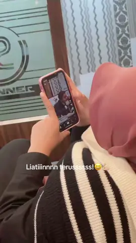 Biar apa? Biar semangat kerja. 💪🏼😆 #pakseskab#teddyindrawijaya#trendingtiktok 