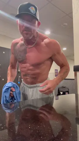 This is a 🔥 finisher for shoulder Day, then get at me and get you some #herbalife #supplements and watch your body change drastically.. message me for details and we can start today #selfworth #foryou #getfit 