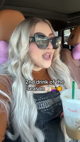 2nd Starbucks of the season we have to try the whole fall menu 🙌🏻💁🏼‍♀️🎃🍂🍁 #PSLNails #PumpkinSpiceNails #PSLVibes #PumpkinSeason #PumpkinSpiceLatte 