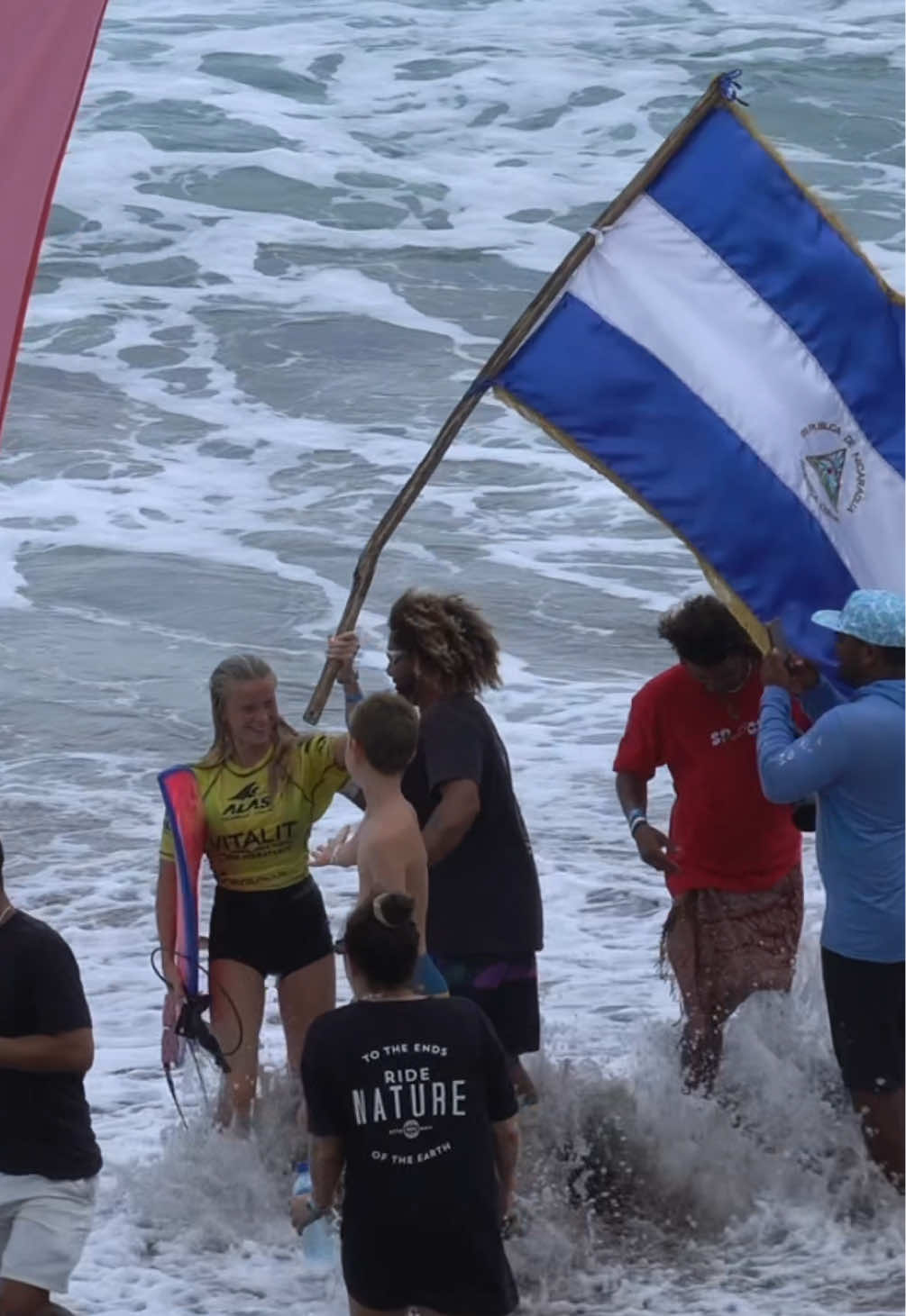 Representando a mi Nicaragua! 🇳🇮💙 #nicaragua #fyp #paratiii @Fuente Pura 