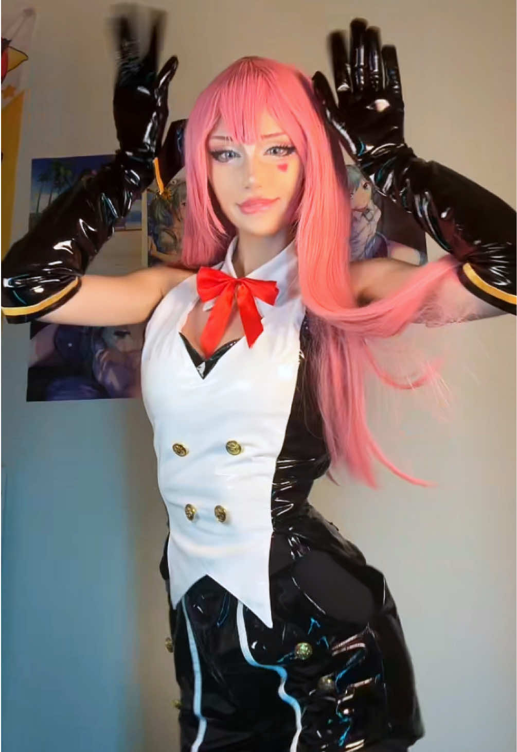 Cosplaying Luka makes me want to cosplay Miku too 😭🙏 #cosplay #girls #cosplaygirl #luka #vocaloid 