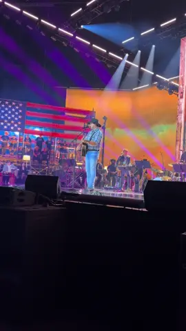 Luke Bryan covering Toby Keith’s “should’ve been a cowboy” live from Nashville, Tennessee 7/29/24 @Luke Bryan @Toby Keith #country #fyp #lukebryan #tobykeith #nashville 
