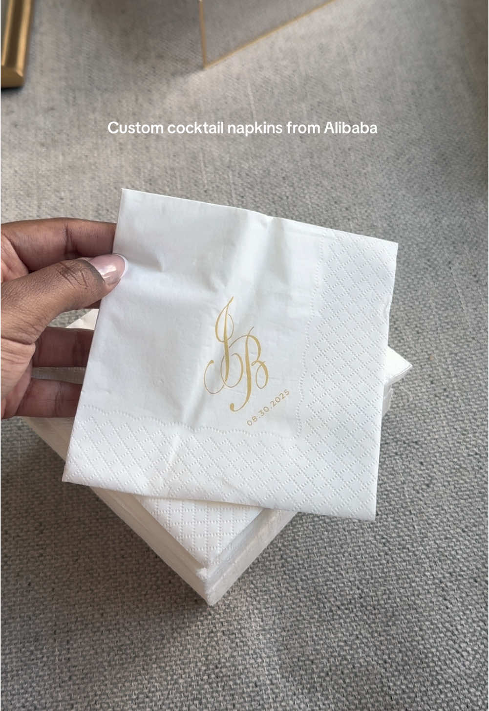 Another @Alibaba.com find! 1000 for around $30 🤏🏾#2025bride #2025wedding #weddingtok #bridetok #weddingfinds #wedding #creatorsearchinsights #diybride #DIY #blackbride #onlineshopping #alibaba #custom #weddingday #weddingplanning #weddinginspo #napkins #fyp 