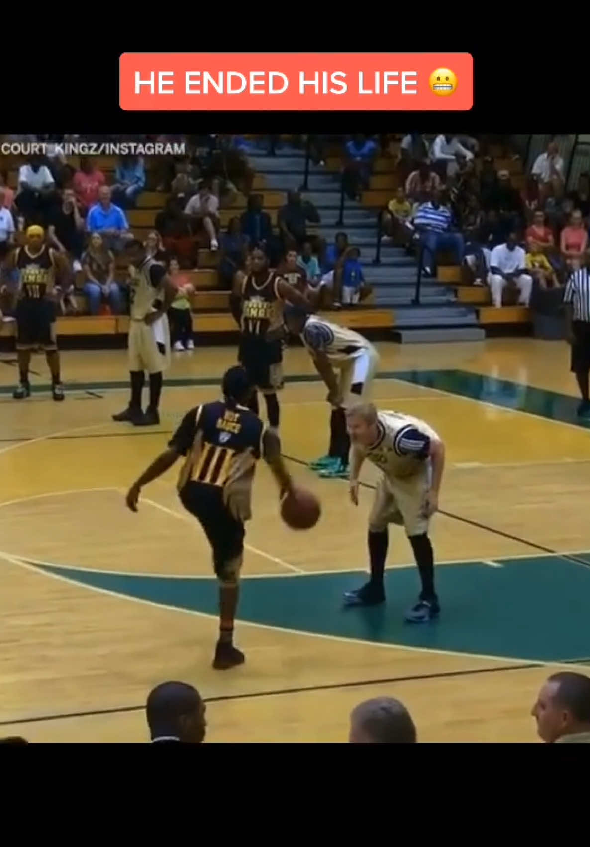 Even the ref was hype 🔥😂 (court_kingz /IG) #NBA #basketball #sports #fyp #dunk 
