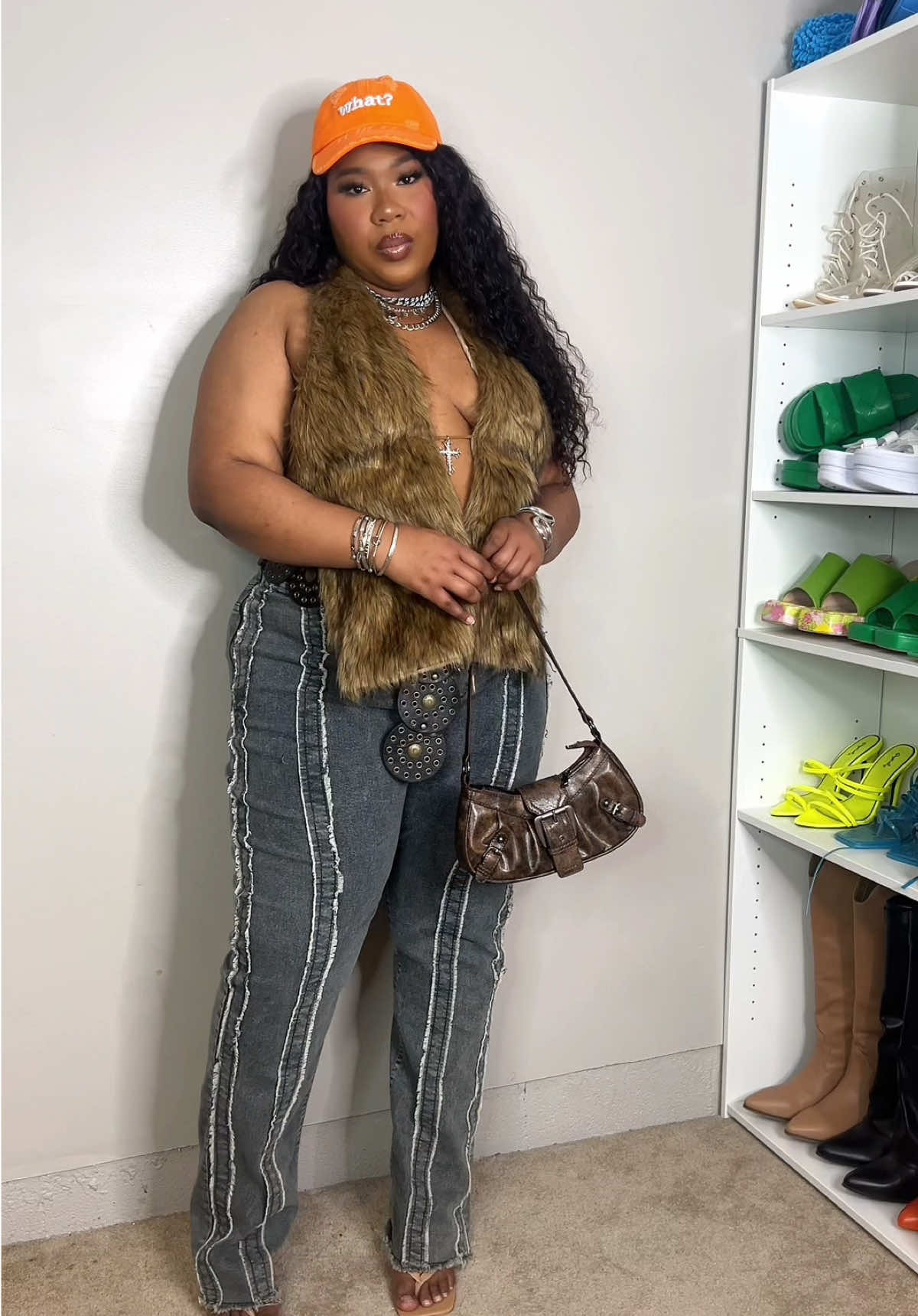 Let’s do 7 days of concert outfit ideas and today we’re kicking it off with look one! I wanted to channel 2000s video vixen with this look  • • • • • • • • • #outfitideas #breezybowl #outfitinspo #summeroutfitinspo #concertoutfit 