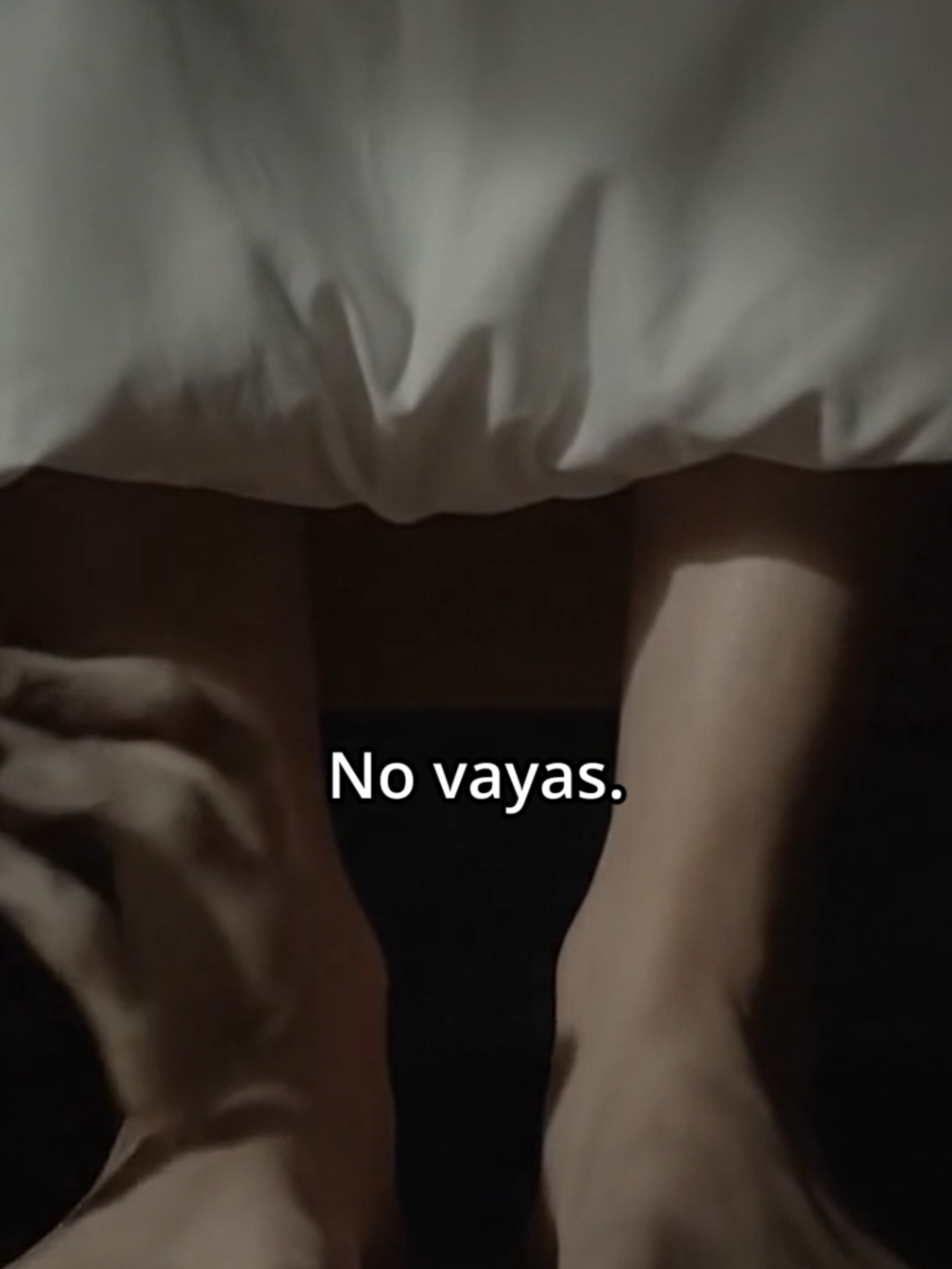 Lo que vive bajo tu cama historia corta de terror   que  todos nosotros en algún momento tuvimos miedo a   lo que  esta debajo de nuestras camas. #teror #historia #miedo #medianoche #cama