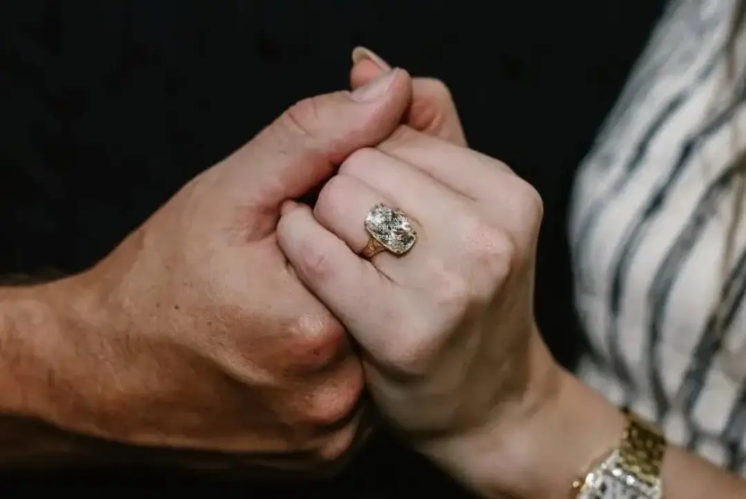 The details in Taylor Swift’s 8-carat-diamond are incredible 😍😍😍😍
