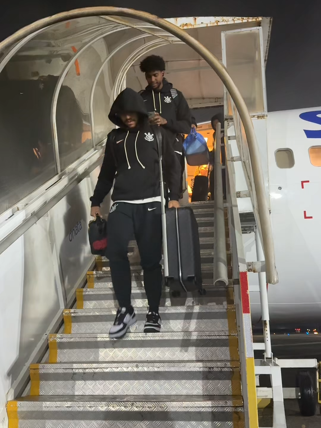 Chegamos no Paraná para o confronto de amanhã! 🛬 #VaiCorinthians  #TikTokEsportes  #TikTokTorcida