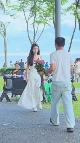 Những bó hoa bất ngờ  #giaitrifun #funnyvideos #giaitri #nhachay #xuhuong 