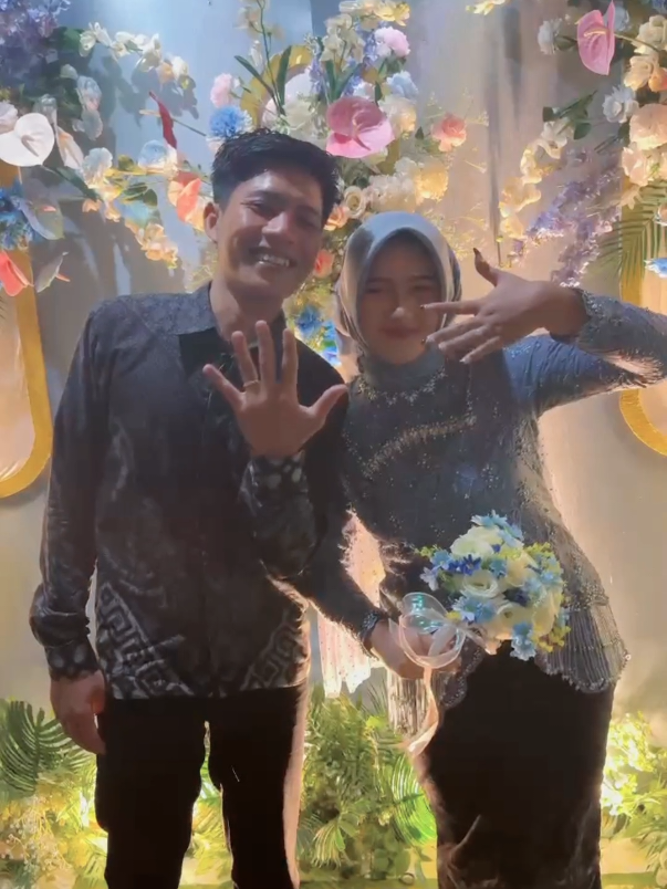Dan pada akhirnya 💕 nyengir kan lu sekarang 😁