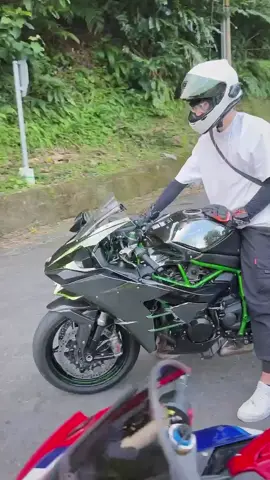 重機有夠吵的 整天拉轉 #kawasaki #ninjah2 #h2 #重機 