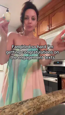 Meanwhile I’m eating hard boiled eggs and living paycheck to paycheck BUT NEVER BEEN HAPPIER #taylorswift #swiftie #traviskelce #taylorswifttraviskelce #engaged 