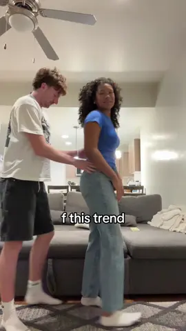 do not do this trend if ur gf is an all american softball player @Sydney Stewart 