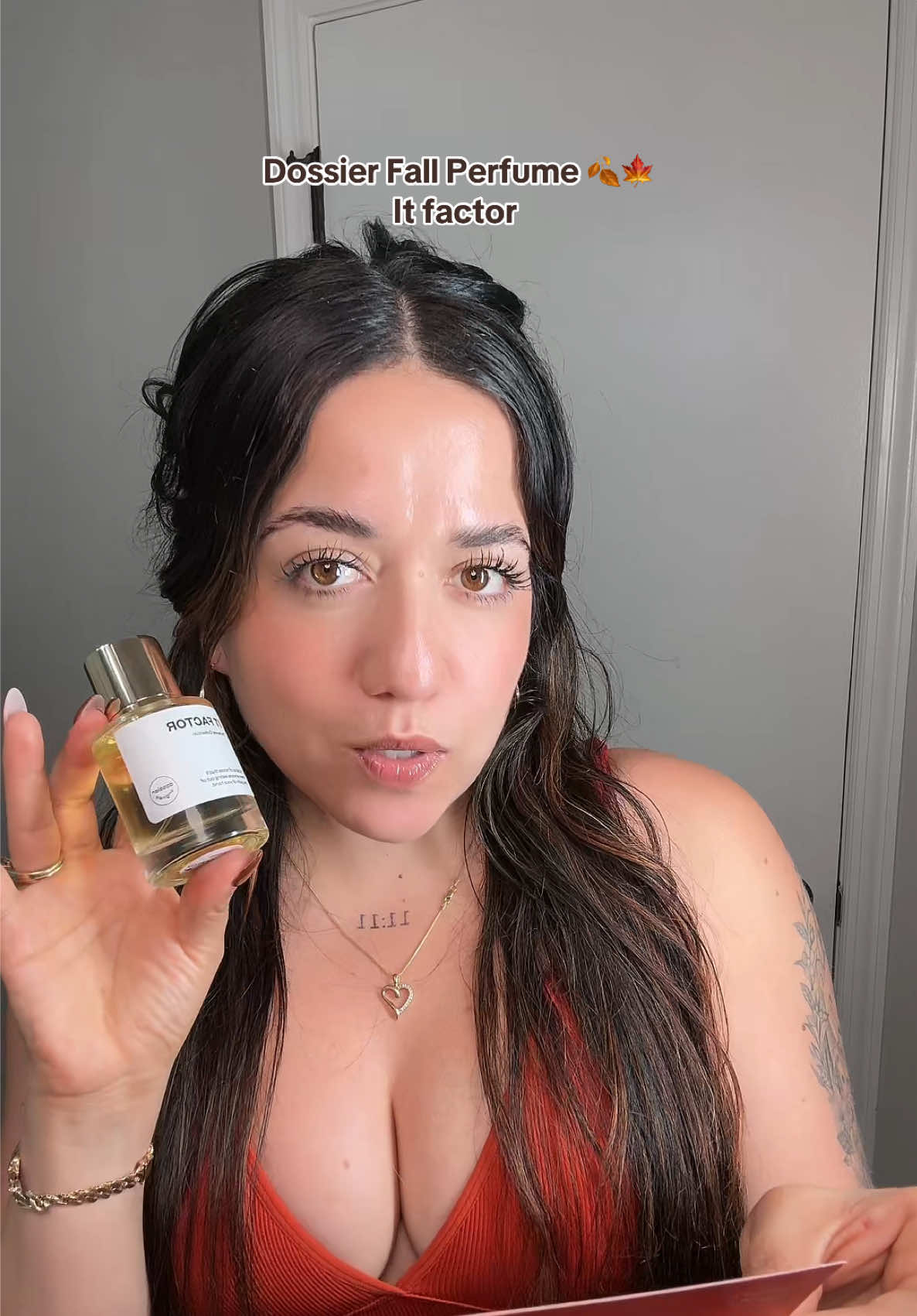 Para los amantes de @Dossier Perfume  mujer si te digo que huele caro ! Huele caro !! #tiktokshopcreatorpicks #tiktokshoplabordaysale #tiktokshopfinds #dossier #dossierperfumes 