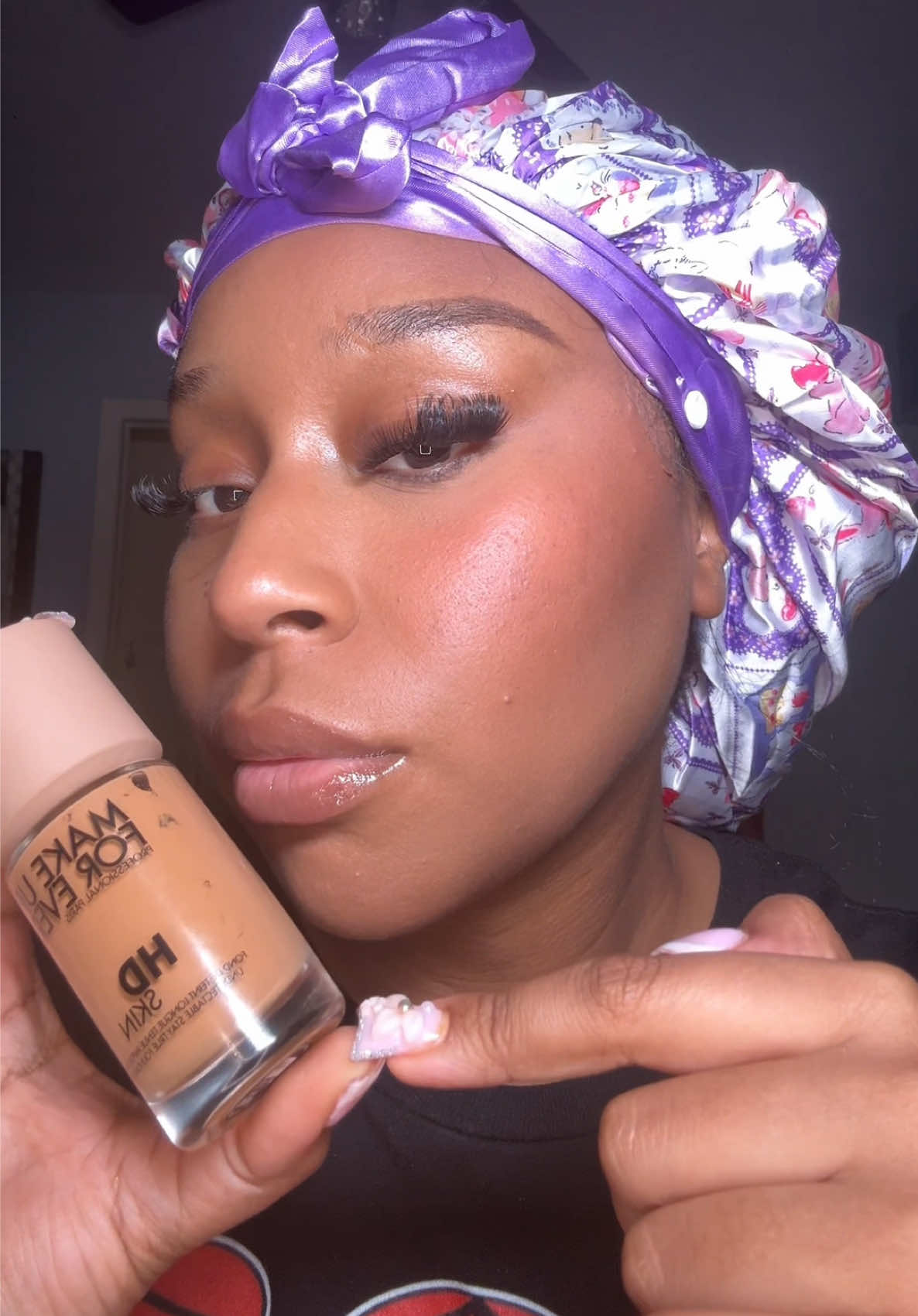 Definitely SKIN IN A BOTTLE 9.7/10 #makeupforever #hdskinfoundation #foundationroutine #newmakeup #tryingmakeup 