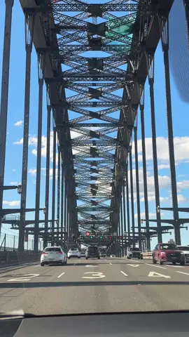 Iconic harbour bridge 🫶🏻😍 #harbourbridge #sydney #visitnsw #australia #fyp 