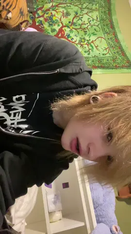 i’m going to sleep #wlw #emogirl #lesbian #foryoupage #foryou 